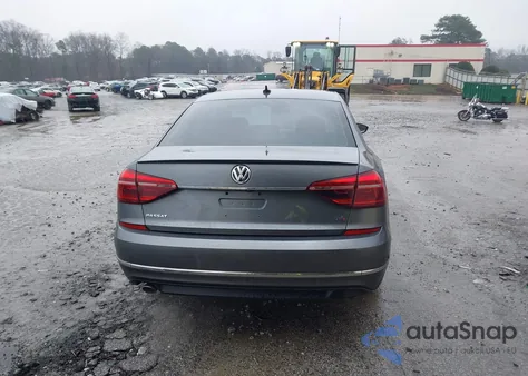 2017 Volkswagen Passat 1.8T R-Line z USA, uszkodzony, nr VIN 1VWDT7A36HC070961